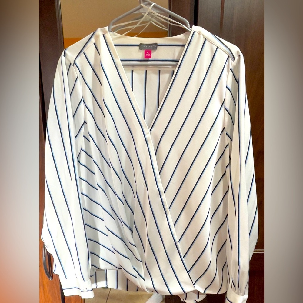 Vince Camuto top